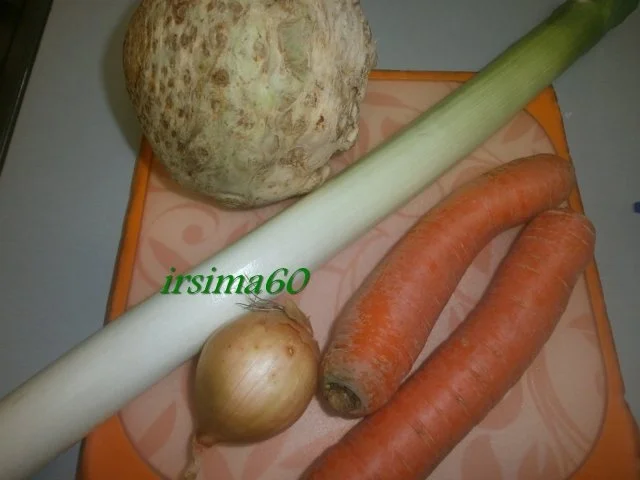 Rezept: Kartoffelsuppe von roten Kartoffeln mit getrockneten Steinpilzen Bild Nr. 6 Kartoffelsuppe von roten Kartoffeln mit getrockneten Steinpilzen - Rezept - Bild Nr. 6