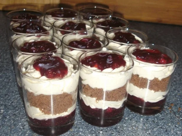 Preiselbeercreme mit Cantuccini - Rezept - Bild Nr. 3