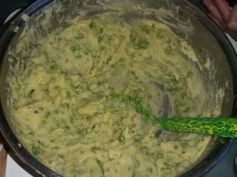 Beilage: Erbsen - Kartoffel - Püree an Fischstäbchen - Rezept - Bild Nr. 7