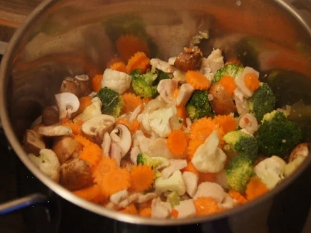 Curry-Suppe mit Hähnchenbrustfilet und Gemüse - Rezept - Bild Nr. 11