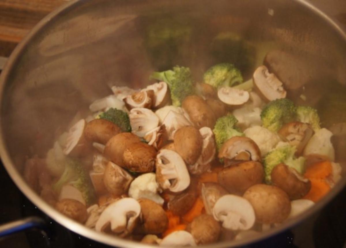 Curry-Suppe mit Hähnchenbrustfilet und Gemüse - Rezept - Bild Nr. 10