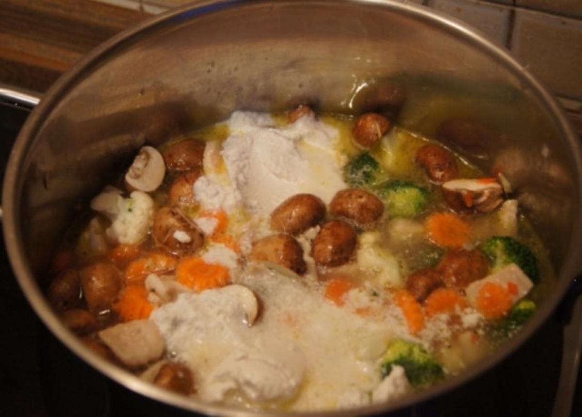 Curry-Suppe mit Hähnchenbrustfilet und Gemüse - Rezept - Bild Nr. 13