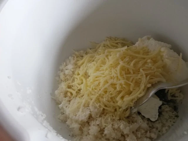 Pizza mit Blumenkohl-Boden - Rezept - Bild Nr. 4