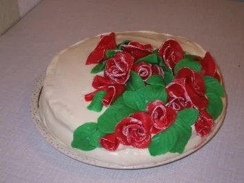 Rezept: Käse-Sahne Torte festlich garniert Käse-Sahne Torte festlich garniert - Rezept