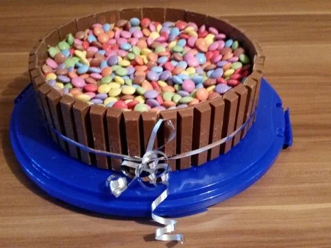 Kit-Kat-Smartis-Schoko-Torte - Rezept