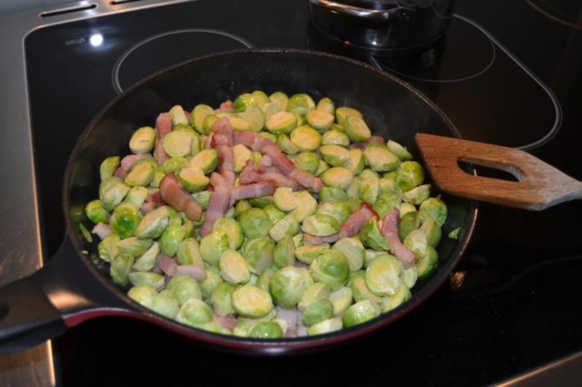 Rosenkohl mit Kräuterspeck und Feigen - Rezept