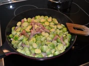 Rezept: Rosenkohl mit Kräuterspeck und Feigen Rosenkohl mit Kräuterspeck und Feigen - Rezept