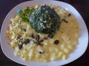 Spinat - Schafskäse - Knödel auf Weißkohl - Kokossahne mit Cranberries - Rezept