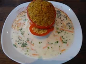 Gefüllter Paprika mit Seitan - Bulgur - Füllung an  Mandel - Sauce - Rezept