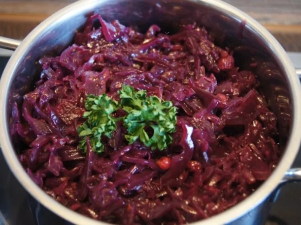 Rotkohl mit Wild-Preiselbeeren - Rezept