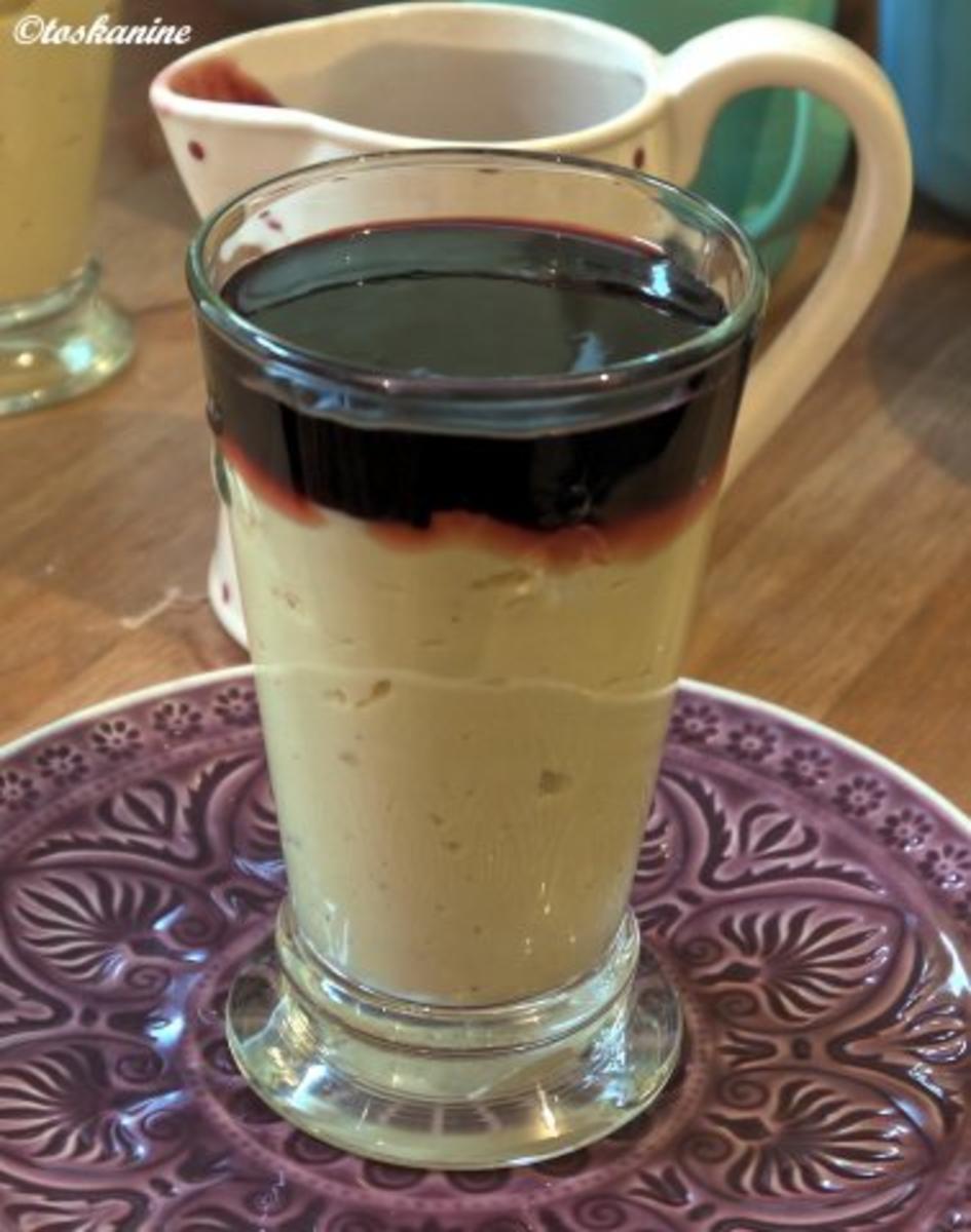Kaffee-Kardomom-Pudding mit Creme-de-Cassis-Sauce - Rezept - Bild Nr. 13