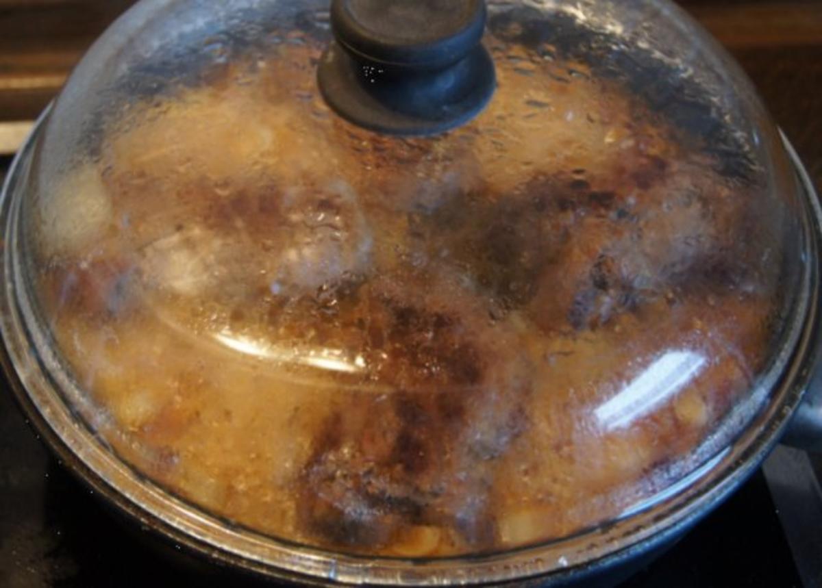 Rouladen mit Rotkohl, Sauce und Kartoffelklößen - Rezept - Bild Nr. 12