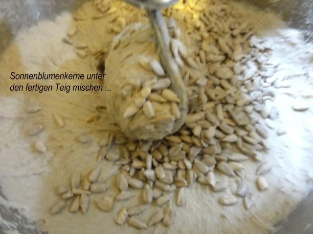 Rezept: Brot: SONNENBLUMEN - MISCHBROT Bild Nr. 4 Brot: SONNENBLUMEN - MISCHBROT - Rezept - Bild Nr. 4