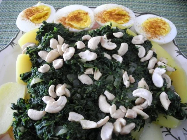 Birnen - Spinat mit Cashewnüssen an Salzkartoffeln - Rezept - Bild Nr. 2
