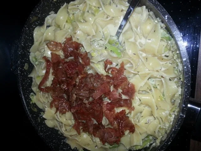 Pasta mit Lauch-Prosciuttosauce und Pilzpangratto - Rezept - Bild Nr. 7