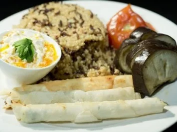 Rezept: Adana Kebap mit Bulgur, Quark und Sigara Börek (Aileen Adler) Adana Kebap mit Bulgur, Quark und Sigara Börek (Aileen Adler) - Rezept