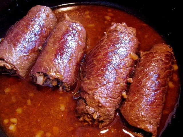 Rezept: Rouladen mit köstlicher Rotweinsoße Bild Nr. 3 Rouladen mit köstlicher Rotweinsoße - Rezept - Bild Nr. 3