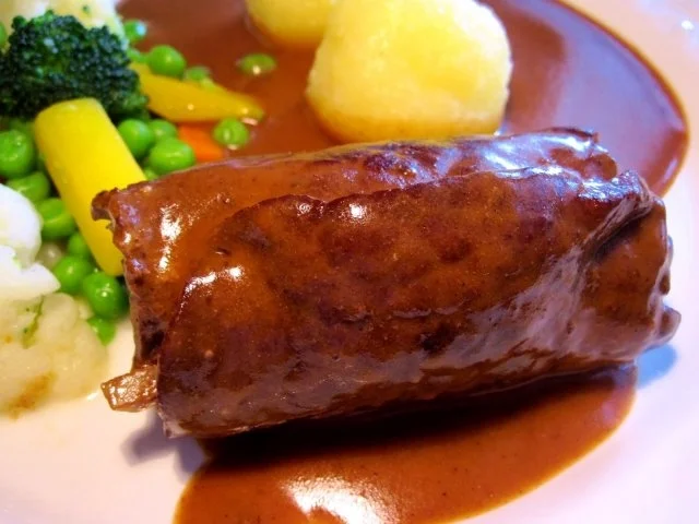 Rezept: Rouladen mit köstlicher Rotweinsoße Bild Nr. 7 Rouladen mit köstlicher Rotweinsoße - Rezept - Bild Nr. 7