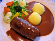 Rouladen mit köstlicher Rotweinsoße - Rezept