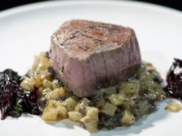 Kalbsmäusle mit Kartoffel-Blutwurstrisotto & Portwein-Korianderschalotten ("Walde" Müller) - Rezept