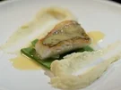 Zanderfilet mit Petersilienwurzelpüree, Zuckerschoten und Beurre Blanc (Daniel Schumacher) - Rezept