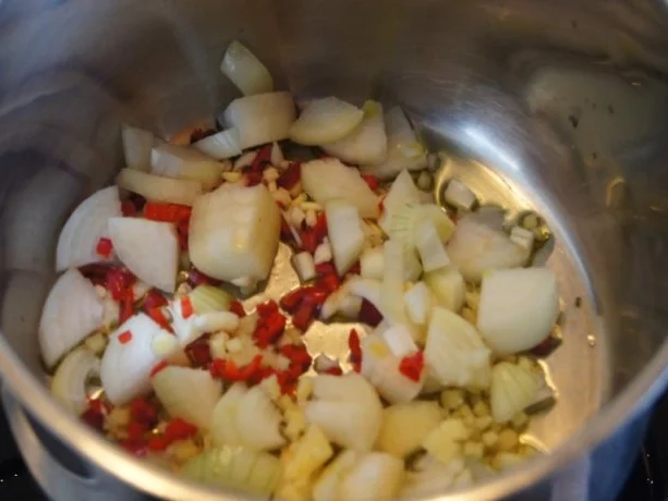 Rezept: Rote Linsen-Gemüse-Suppe mit Riesengarnelenschwänzen Bild Nr. 5 Rote Linsen-Gemüse-Suppe mit Riesengarnelenschwänzen - Rezept - Bild Nr. 5