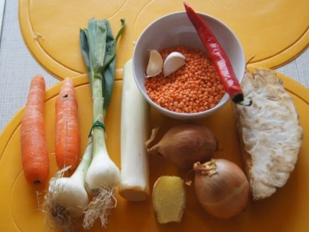 Rezept: Rote Linsen-Gemüse-Suppe mit Riesengarnelenschwänzen Bild Nr. 2 Rote Linsen-Gemüse-Suppe mit Riesengarnelenschwänzen - Rezept - Bild Nr. 2