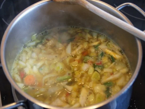 Rezept: Rote Linsen-Gemüse-Suppe mit Riesengarnelenschwänzen Bild Nr. 8 Rote Linsen-Gemüse-Suppe mit Riesengarnelenschwänzen - Rezept - Bild Nr. 8