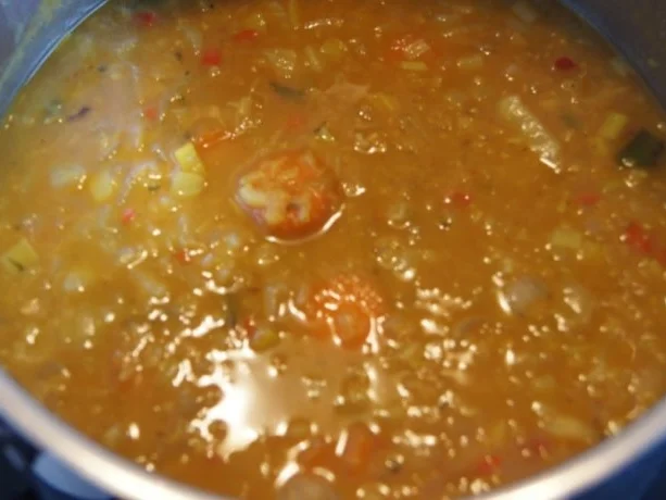 Rezept: Rote Linsen-Gemüse-Suppe mit Riesengarnelenschwänzen Bild Nr. 9 Rote Linsen-Gemüse-Suppe mit Riesengarnelenschwänzen - Rezept - Bild Nr. 9