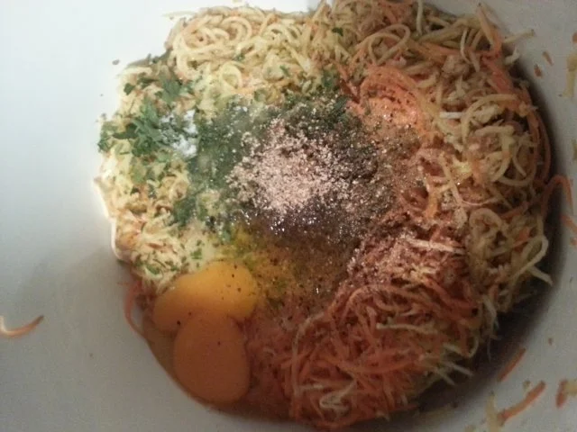 Rezept: Ofenrösti mit pochierten Eiern und Schafskäse Bild Nr. 4 Ofenrösti mit pochierten Eiern und Schafskäse - Rezept - Bild Nr. 4