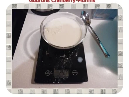 Rezept: Muffins: Cranberry-Muffins Bild Nr. 6 Muffins: Cranberry-Muffins - Rezept - Bild Nr. 6