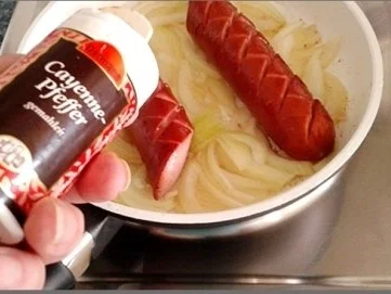 Rezept: Curry Fleischwurst mit Salzkartoffeln und Rotkohl Bild Nr. 11 Curry Fleischwurst mit Salzkartoffeln und Rotkohl - Rezept - Bild Nr. 11