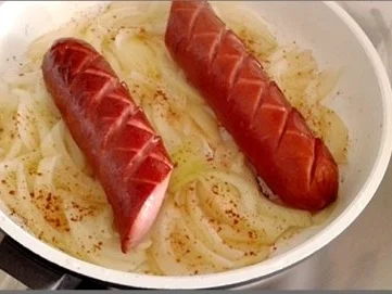 Rezept: Curry Fleischwurst mit Salzkartoffeln und Rotkohl Bild Nr. 12 Curry Fleischwurst mit Salzkartoffeln und Rotkohl - Rezept - Bild Nr. 12