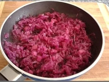 Rezept: Curry Fleischwurst mit Salzkartoffeln und Rotkohl Bild Nr. 14 Curry Fleischwurst mit Salzkartoffeln und Rotkohl - Rezept - Bild Nr. 14