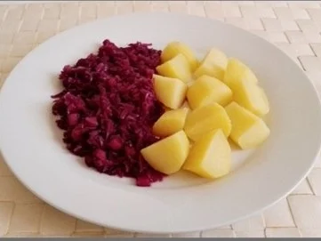 Rezept: Curry Fleischwurst mit Salzkartoffeln und Rotkohl Bild Nr. 16 Curry Fleischwurst mit Salzkartoffeln und Rotkohl - Rezept - Bild Nr. 16