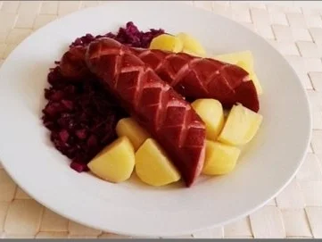 Rezept: Curry Fleischwurst mit Salzkartoffeln und Rotkohl Bild Nr. 17 Curry Fleischwurst mit Salzkartoffeln und Rotkohl - Rezept - Bild Nr. 17