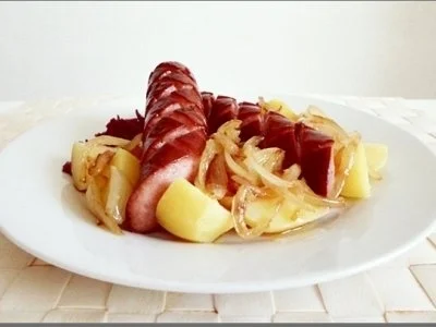 Rezept: Curry Fleischwurst mit Salzkartoffeln und Rotkohl Bild Nr. 18 Curry Fleischwurst mit Salzkartoffeln und Rotkohl - Rezept - Bild Nr. 18