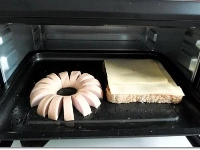 “Wurst-Blume“  auf  Cheddar-Käse-Sandwich - Rezept - Bild Nr. 14