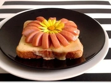 “Wurst-Blume“  auf  Cheddar-Käse-Sandwich - Rezept - Bild Nr. 20
