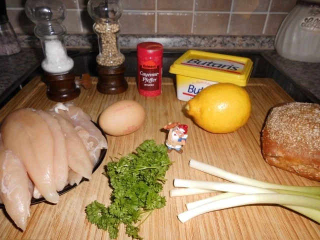 Hähnchenfrikadellen auf Kräuter-Rahm-Gemüse>> - Rezept - Bild Nr. 3