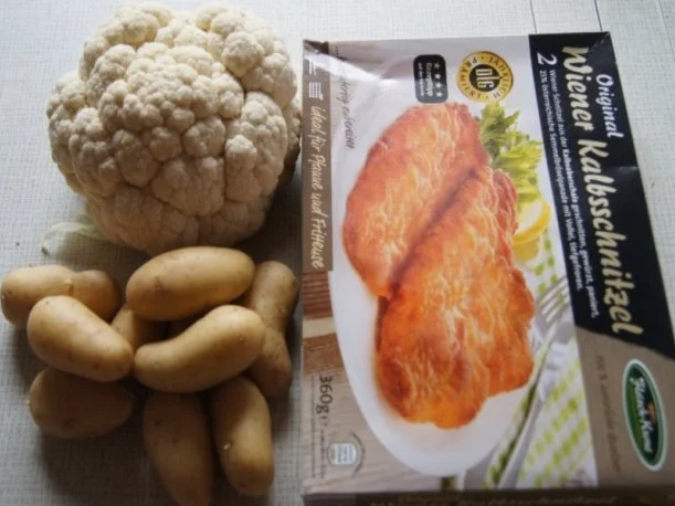 Wiener Schnitzel mit Curry-Blumenkohl und angebratenen Drillingen - Rezept - Bild Nr. 2