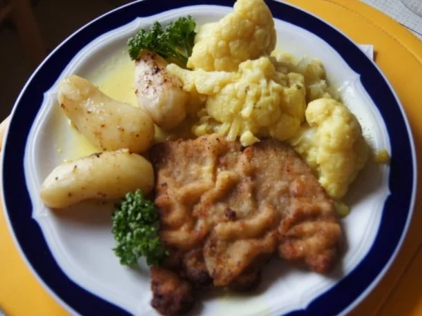 Wiener Schnitzel mit Curry-Blumenkohl und angebratenen Drillingen - Rezept - Bild Nr. 10