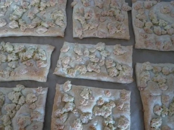 Rezept: Streusel - Blätterteigkuchen Bild Nr. 5 Streusel - Blätterteigkuchen - Rezept - Bild Nr. 5