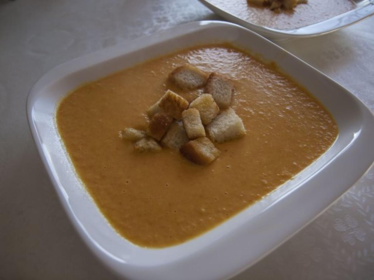 Suppen: Karottensuppe mit Orangen, Ingwer und Knoblauchcroutons ...