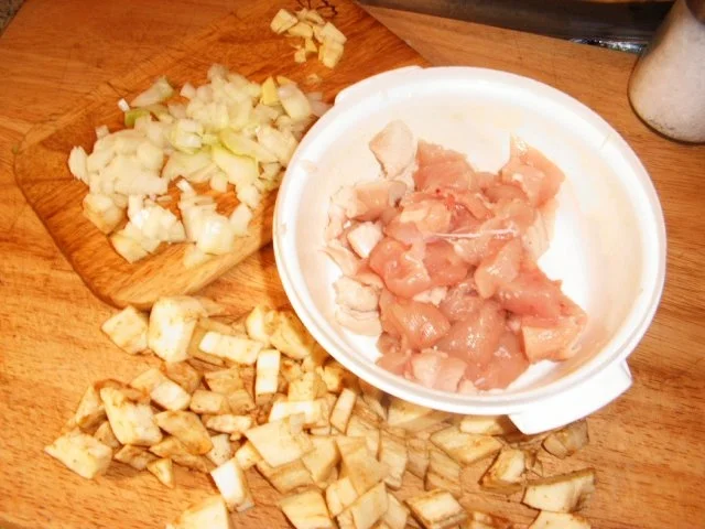 Aubergine mit Hähnchen- Nudelfüllung - Rezept - Bild Nr. 4