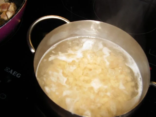 Aubergine mit Hähnchen- Nudelfüllung - Rezept - Bild Nr. 7