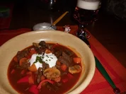 Rezept: Feuriger Gulaschtopf>> Feuriger Gulaschtopf>> - Rezept