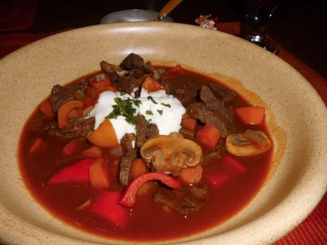 Rezept: Feuriger Gulaschtopf>> Bild Nr. 2 Feuriger Gulaschtopf>> - Rezept - Bild Nr. 2