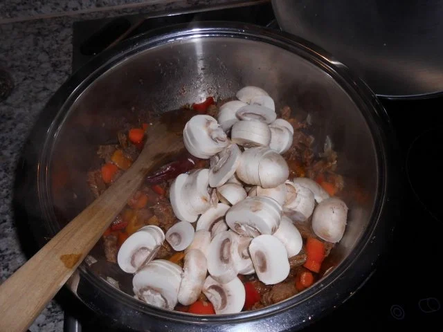 Rezept: Feuriger Gulaschtopf>> Bild Nr. 7 Feuriger Gulaschtopf>> - Rezept - Bild Nr. 7