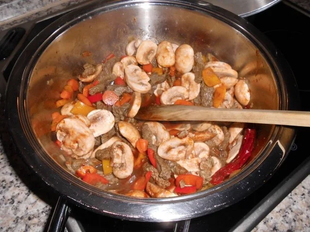 Rezept: Feuriger Gulaschtopf>> Bild Nr. 8 Feuriger Gulaschtopf>> - Rezept - Bild Nr. 8